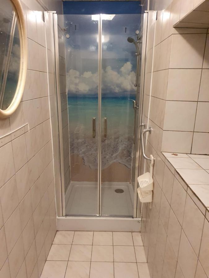 Appartement F1 Rez De Chausser Bg N°2 Bains-les-Bains Zewnętrze zdjęcie