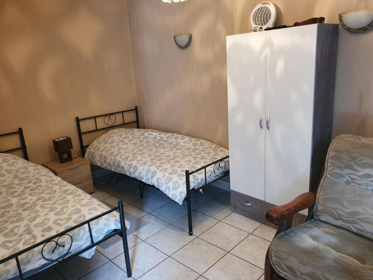 Appartement F1 Rez De Chausser Bg N°2 Bains-les-Bains Zewnętrze zdjęcie