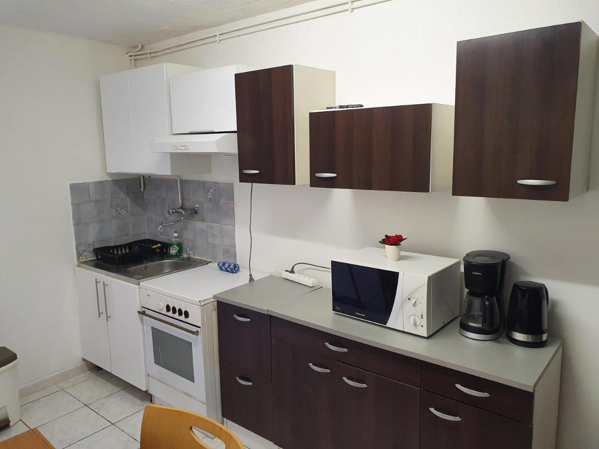 Appartement F1 Rez De Chausser Bg N°2 Bains-les-Bains Zewnętrze zdjęcie