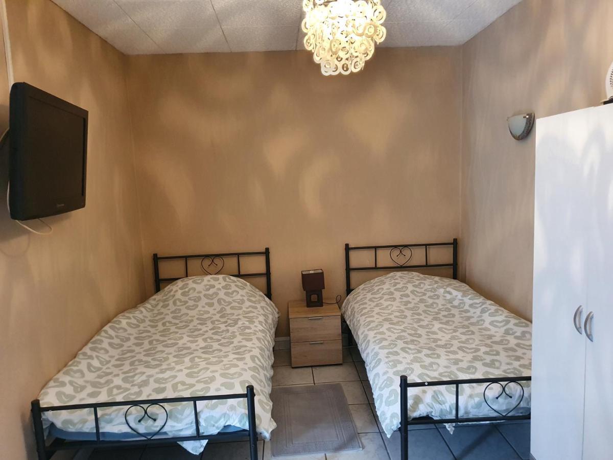 Appartement F1 Rez De Chausser Bg N°2 Bains-les-Bains Zewnętrze zdjęcie
